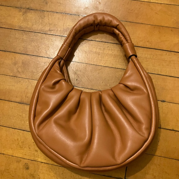 Super cute circular bag with detachable shoulder/body strap - Picture 2 of 6